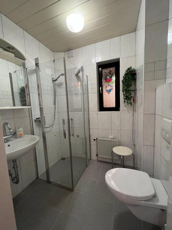 Duisburg Feelhome, Flughafen Nah,3-Schlafzimmer, Dusche Ebenerdig, Zentral, Wifi, Ground Floor Kültér fotó