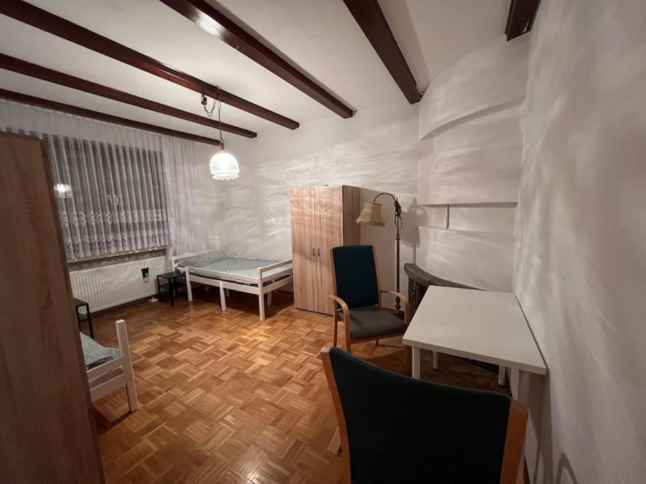Duisburg Feelhome, Flughafen Nah,3-Schlafzimmer, Dusche Ebenerdig, Zentral, Wifi, Ground Floor Kültér fotó
